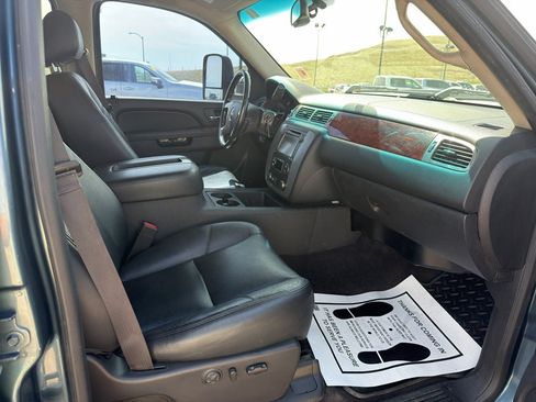 Certified 2014 GMC Sierra 3500 SLT w/ Suspension Package, Off-Road AWD/4WD image 10