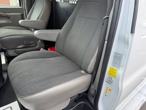 Used 2024 Chevrolet Express 2500 w/ Driver Convenience Package RWD image 18