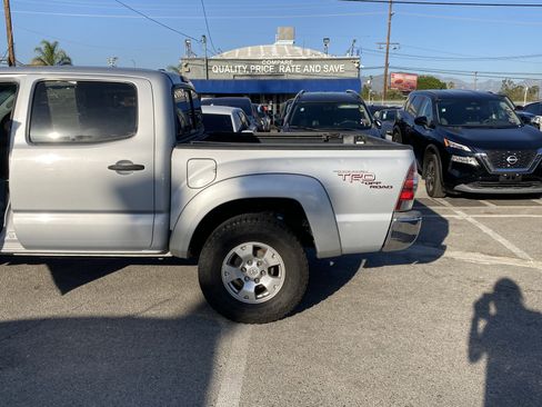 Used 2011 Toyota Tacoma 4x4 Double Cab w/ TRD Off-Road Pkg w/JBL Audio image 18