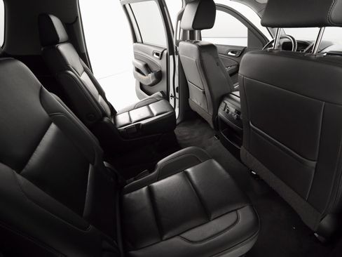 Used 2020 Chevrolet Suburban Premier image 22