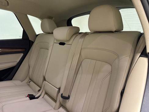 Used 2022 Audi Q5 2.0T Premium w/ Convenience Package image 30