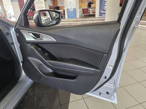 Used 2017 MAZDA MAZDA3 Sport image 11