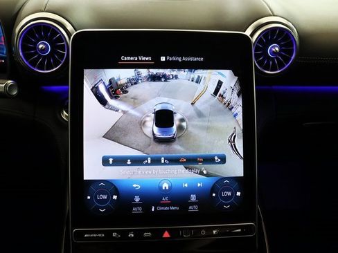 Used 2022 Mercedes-Benz SL 55 AMG 4MATIC w/ Driver Assistance Package image 27