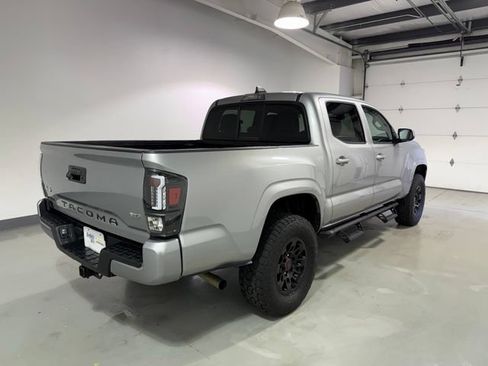 Used 2021 Toyota Tacoma SR AWD/4WD image 7