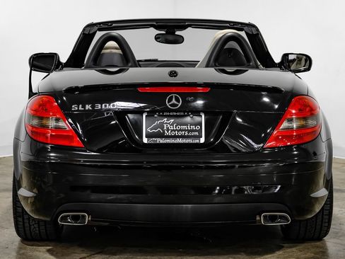 Used 2011 Mercedes-Benz SLK 300 image 12