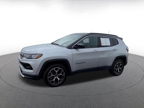 Used 2025 Jeep Compass Limited AWD/4WD image 7