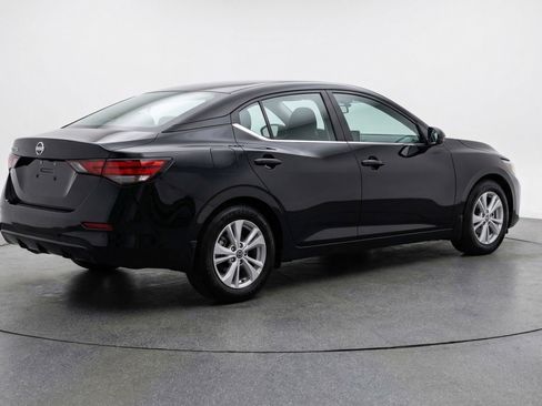 Used 2025 Nissan Sentra S image 9