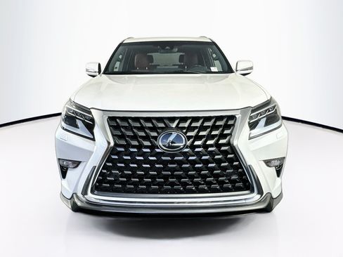 Used 2023 Lexus GX 460 Premium w/ Accessory Package AWD/4WD image 2