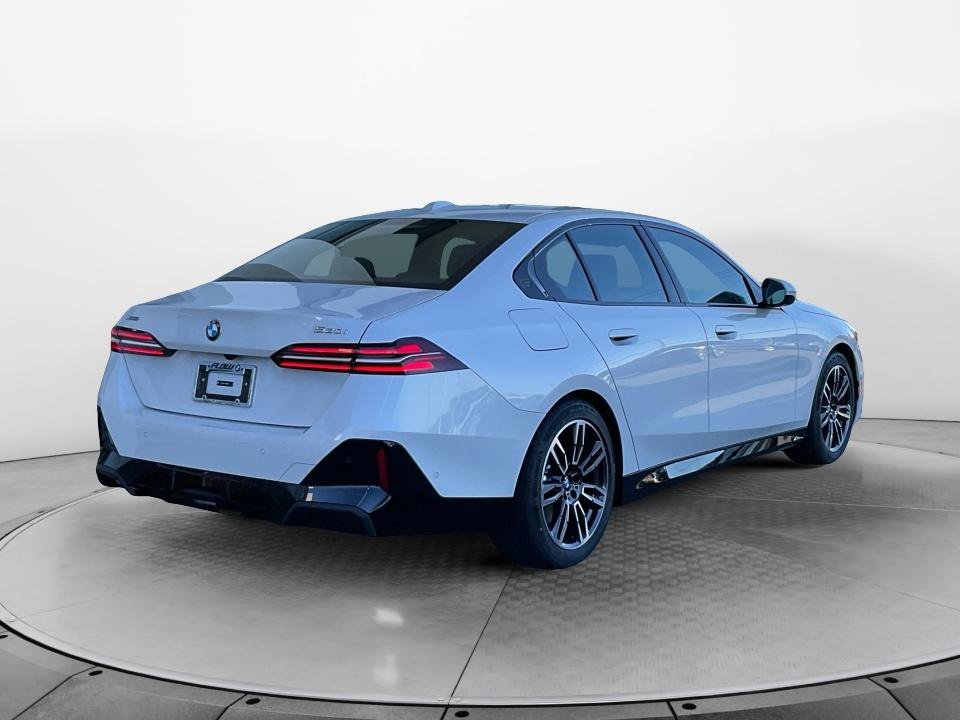 Used 2026 BMW 530i xDrive w/ M Sport Package AWD/4WD image 7
