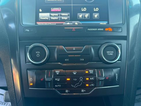 Used 2016 Ford Explorer XLT w/ Equipment Group 201A AWD/4WD image 19