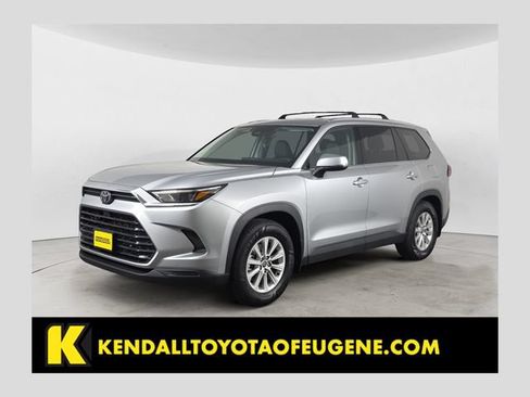 Certified 2025 Toyota Grand Highlander AWD image 1