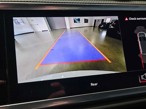 New 2025 Audi Q3 2.0T Premium image 27