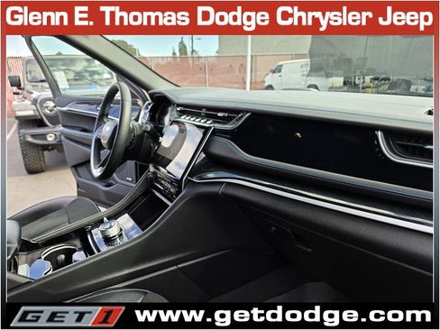 Used 2022 Jeep Grand Cherokee Trailhawk w/ Luxury Tech Group III image 31