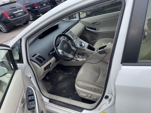 Used 2012 Toyota Prius Four w/ Deluxe Solar Roof Pkg FWD image 11