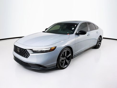 Used 2023 Honda Accord Sport image 4
