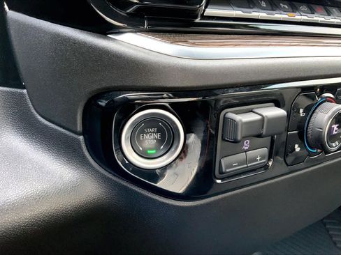 Used 2025 Chevrolet Silverado 2500 LT w/ Texas Edition image 69