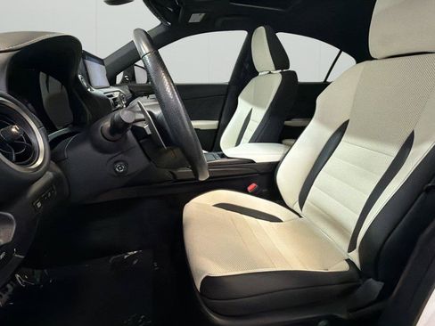 Used 2022 Lexus IS 350 F Sport RWD image 10