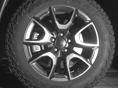 Used 2025 Jeep Compass Trailhawk image 12