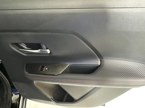 Certified 2025 Nissan Kicks SR FWD image 19