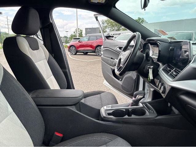 Used 2024 Chevrolet Trax RS w/ Driver Confidence Package FWD image 30
