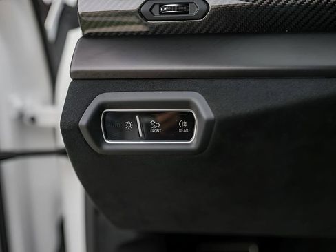 Used 2024 Lamborghini Urus Performante image 16