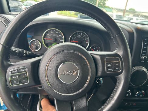 Used 2018 Jeep Wrangler Unlimited Sport S AWD/4WD image 10