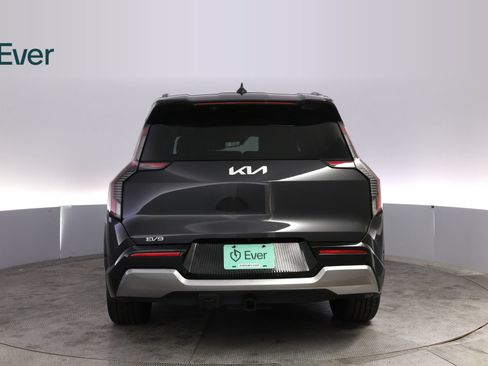 Used 2024 Kia EV9 Land AWD/4WD image 15