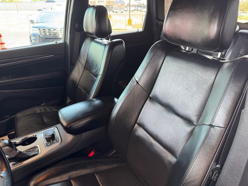 Used 2021 Jeep Grand Cherokee Limited w/ Luxury Group II image 8