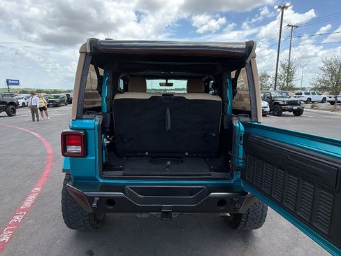 Used 2019 Jeep Wrangler Rubicon AWD/4WD image 24