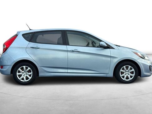 Used 2012 Hyundai Accent GS image 7
