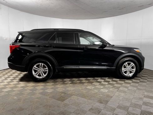 Used 2023 Ford Explorer XLT w/ Equipment Group 202A image 5