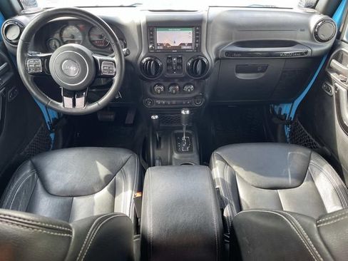 Used 2017 Jeep Wrangler Unlimited Sahara AWD/4WD image 15
