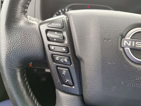 Used 2022 Nissan Frontier SV image 7