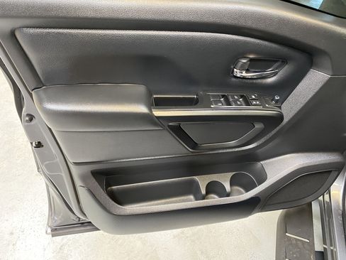 Used 2024 Nissan Titan SV w/ SV Convenience Package image 20