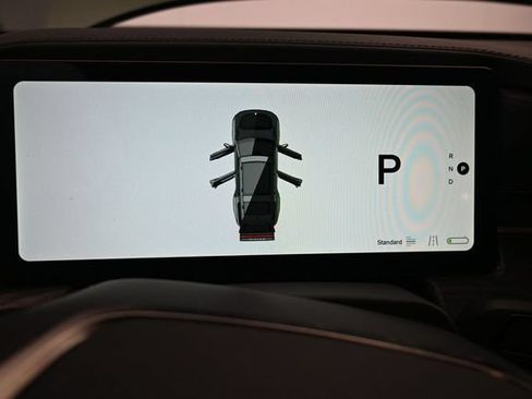 Used 2024 Rivian R1S Adventure AWD/4WD image 11
