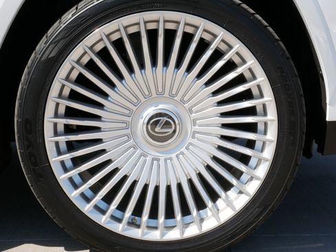 New 2025 Lexus LX 700h F Sport image 19