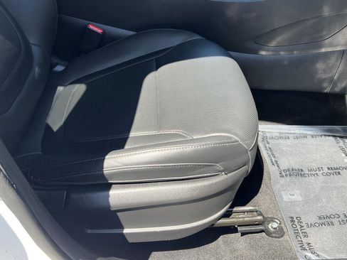 Certified 2023 Hyundai Tucson SEL w/ Convenience Package FWD image 18