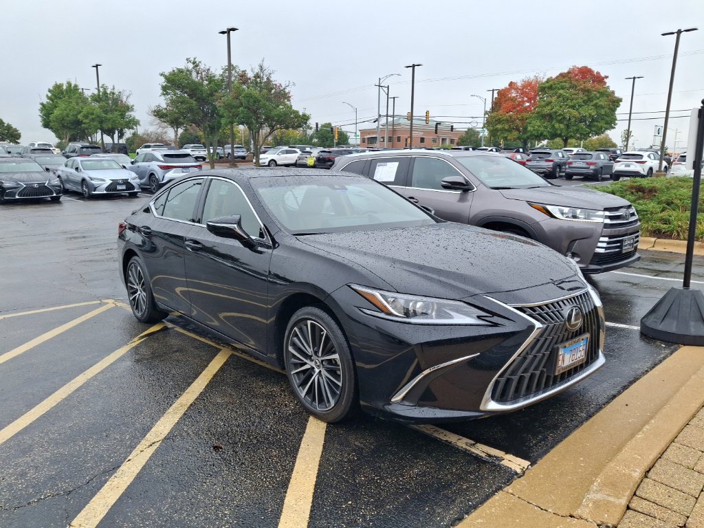Used 2024 Lexus ES 350 w/ Premium Package FWD image 3