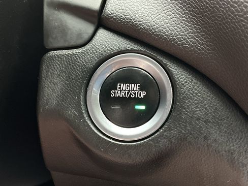 Used 2020 Chevrolet Equinox LT AWD/4WD image 18