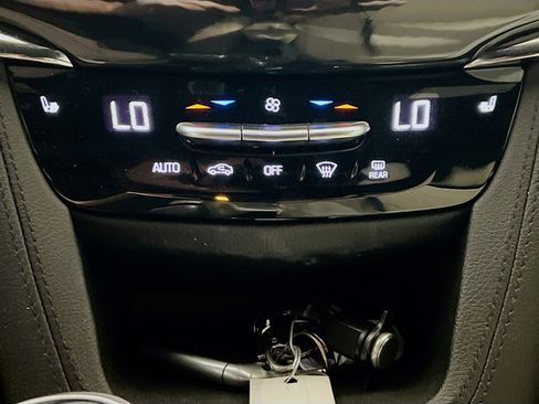 Used 2020 Cadillac XT6 Sport image 12