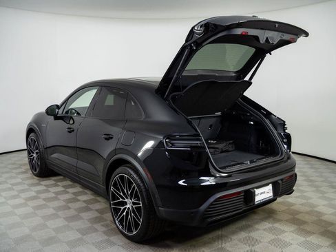 New 2026 Porsche Macan 4 Electric AWD/4WD image 33