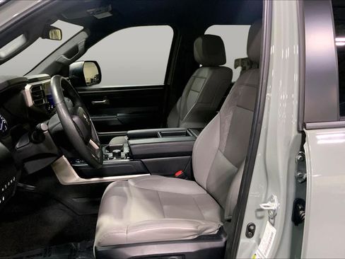 Used 2025 Toyota Tundra SR5 w/ SR5 Premium Package AWD/4WD image 8
