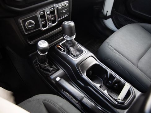 Used 2020 Jeep Wrangler Unlimited Sport S image 16