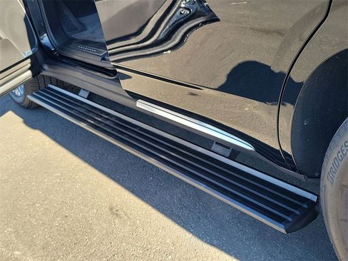 Certified 2023 Cadillac Escalade Premium Luxury w/ Performance Package image 35