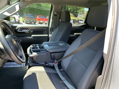 Used 2025 Chevrolet Silverado 1500 LT AWD/4WD image 19