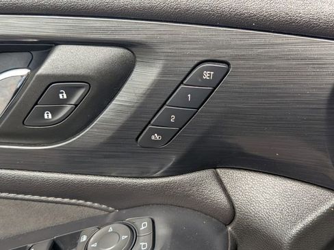 Certified 2021 Chevrolet Traverse High Country FWD image 17