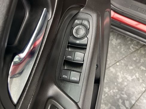 Used 2019 Chevrolet Equinox LT w/ Sun & Navigation Package image 9