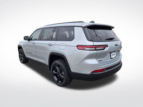 New 2025 Jeep Grand Cherokee L Altitude image 5