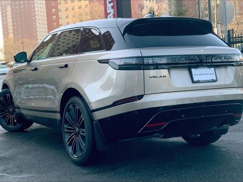 New 2026 Land Rover Range Rover Velar Dynamic SE image 12