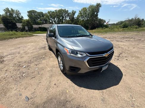 Used 2018 Chevrolet Traverse LS AWD/4WD image 19